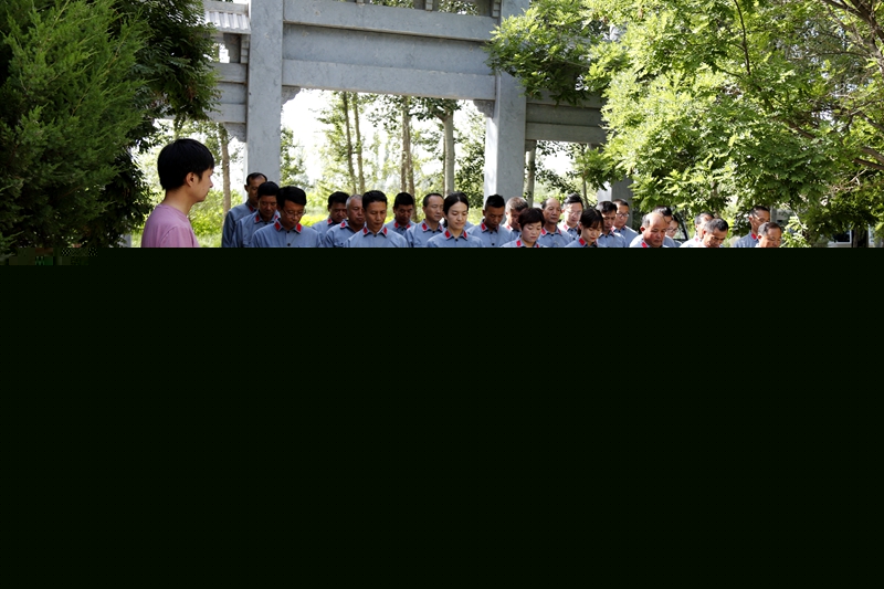 沉痛默哀.JPG