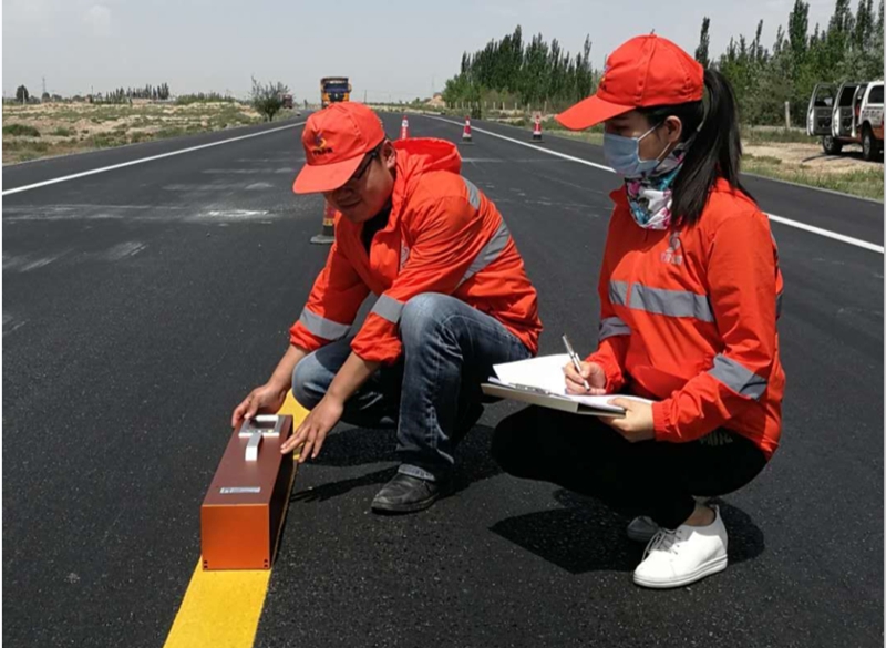 5.路面标线逆反射亮度系数试验.jpg