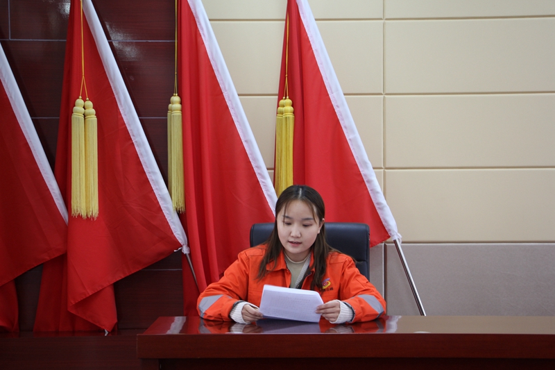 徒弟代表发言.JPG