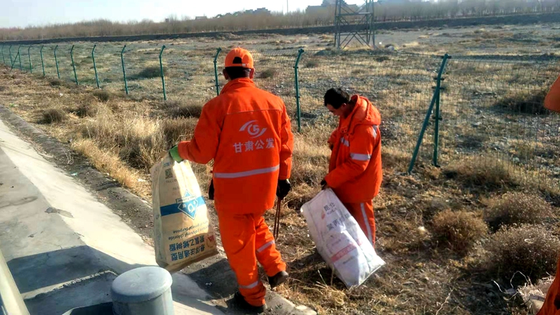 捡拾垃圾.jpg