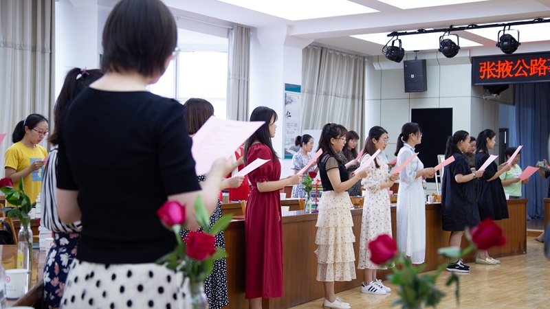诵读红色经典.jpg
