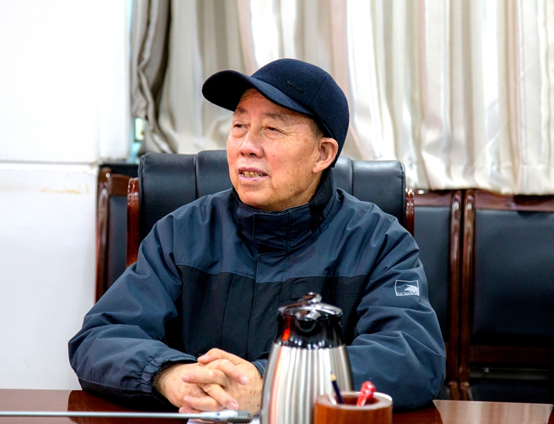 5.张掖公路局老干部代表马占志在座谈会上发言.jpg