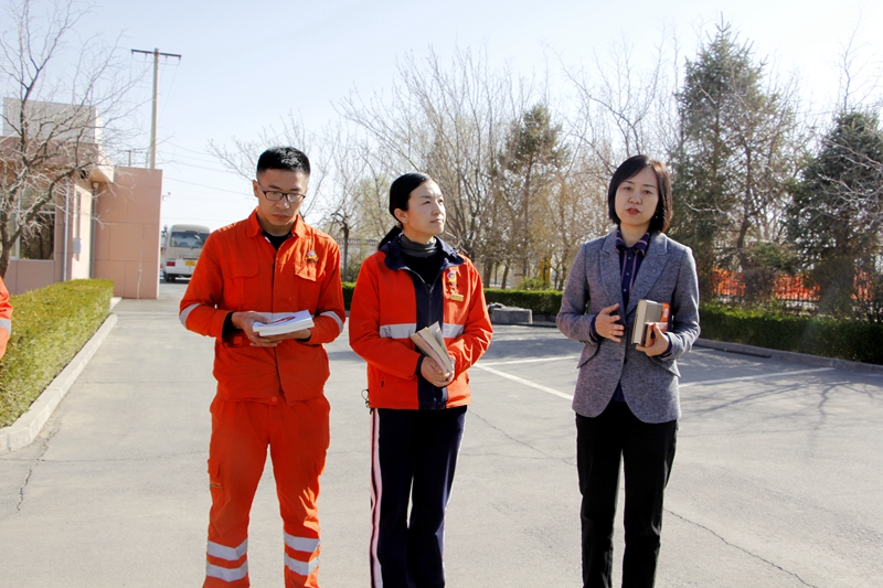 职工畅谈读书心得.JPG